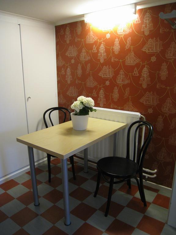 Accommodation For 2 In The Center City Of ليسيكيل المظهر الخارجي الصورة